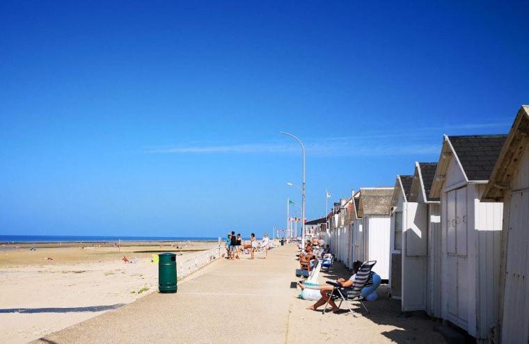 Lamaisonnette 500M Plage Juno Beach Bernieres-sur-Mer Номер фото